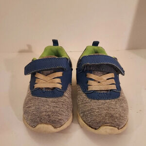 Carter's Dogan Running Shoes in Size 6